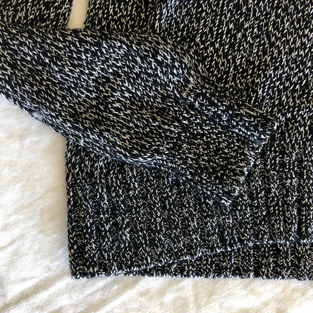 Theory Long-sleeved Light Sweater